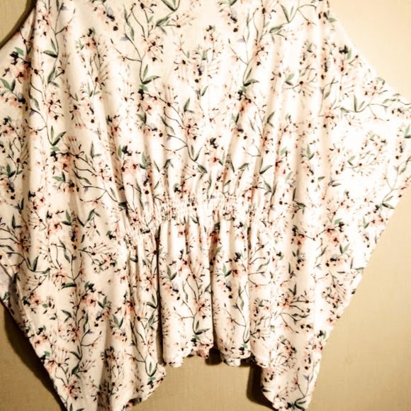 NWT*SIGNATURE STUDIO*FLORAL PRINT TOP*KIMONO TYPE SLEEVES*WOMAN L - Picture 10 of 10